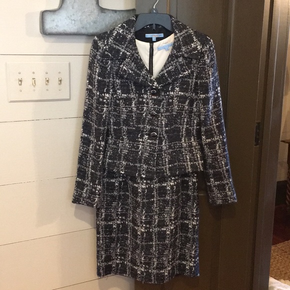 ANTONIO MELANI Dresses & Skirts - GORGEOUS ANTONIO MELANI DRESS SUIT SIZE 2!